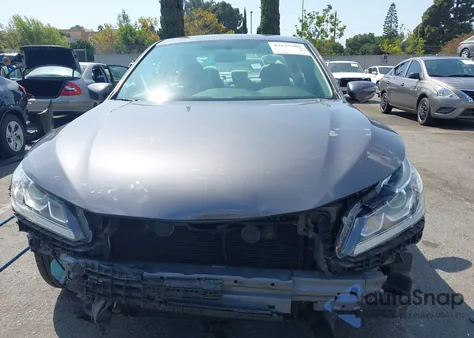 2017 Honda Accord Lx z USA, uszkodzony, nr VIN 1HGCR2F33HA054318